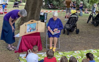 Kamishibai unterm Blätterdach – Das LESE-HAUS beim Kinderfest